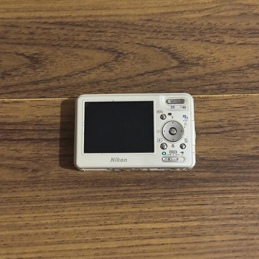 Nikkon Coolpix s1